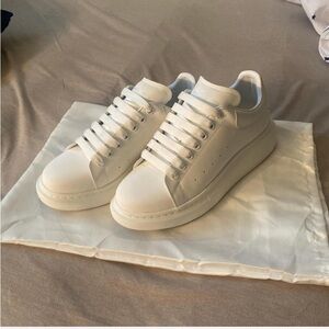 Alexander McQueen oversized 
Sneakers ‘white’